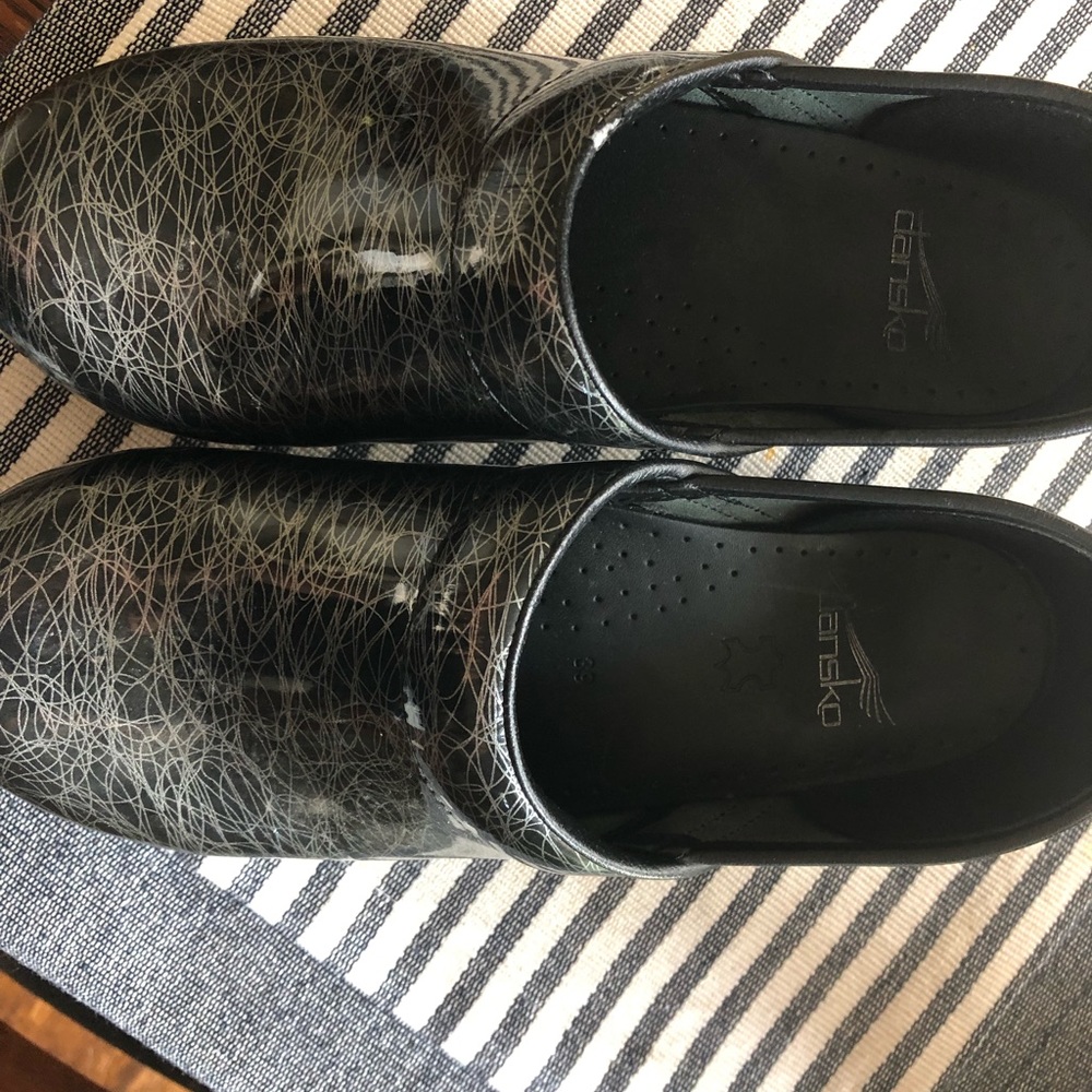 Women’s Danskos
